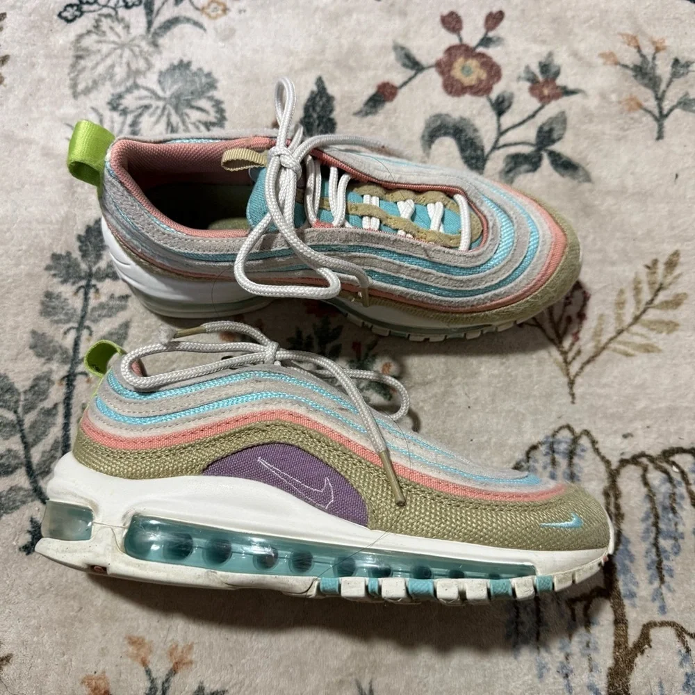 Nike Kids Air Max 97 SE sun club- copa wheat grass Pastel Sneakers 3.5 Y